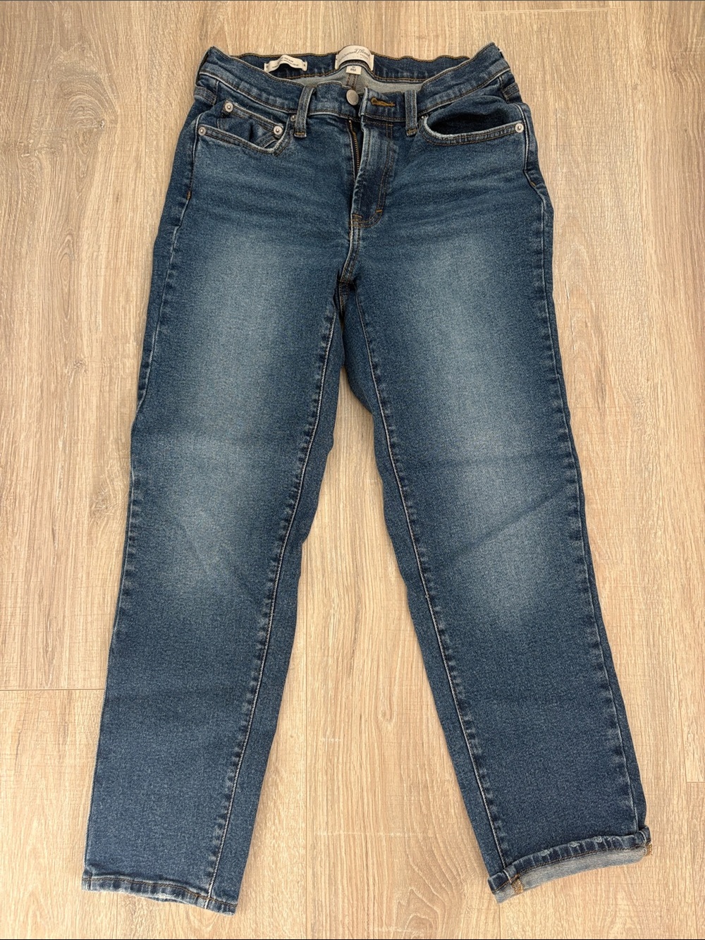 Universal Thread Mid-Blue Straight Leg Jeans